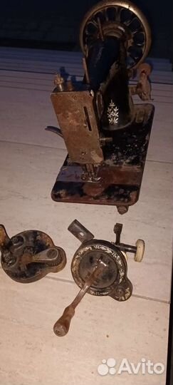 Швейная машина Singer