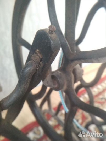 Чугунная станина от швейной машинки