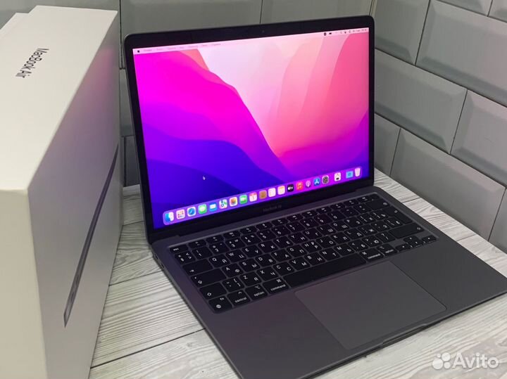 MacBook Air 13“ 2020 — M1, 8/256, 104 цикла