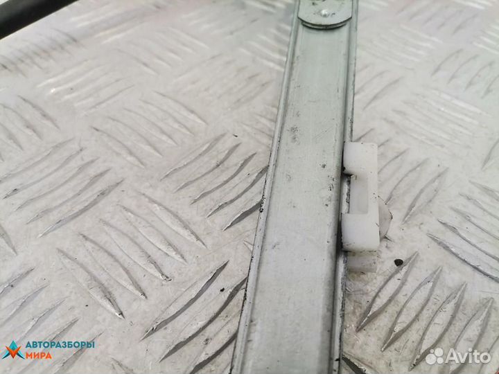 Стеклоподъемник передний правый Renault Laguna