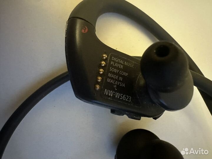 MP3 pleer, bluetooth наушники Sony WS-623 WalkMan