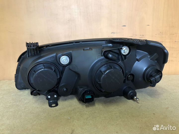 Фара правая Hyundai Elantra XD (03-10г) рест М/К