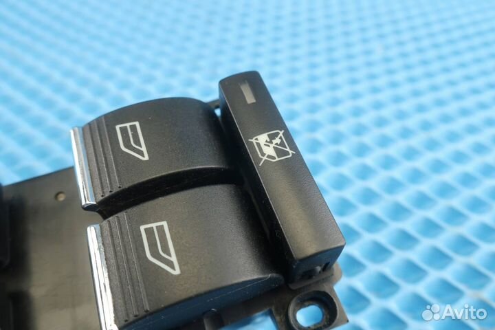 Блок управления стеклоподъёмниками Ford Focus 2