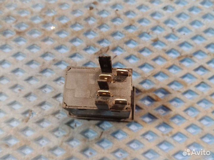 Кнопка обогрева Volkswagen Golf 2