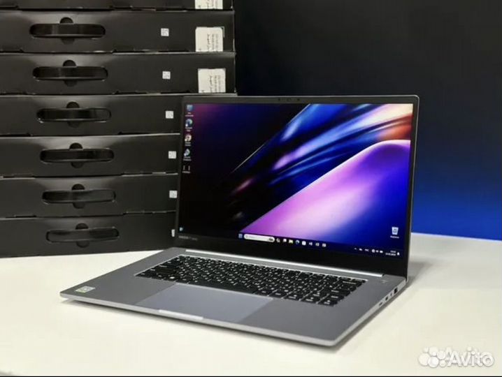 Новый ноутбук IPS 8G озу SSD256g 4 ядра Металл