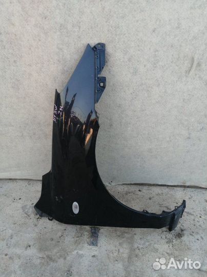 Крыло переднее правое Mazda Demio DY