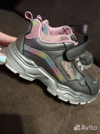 Кроссовки для девочки