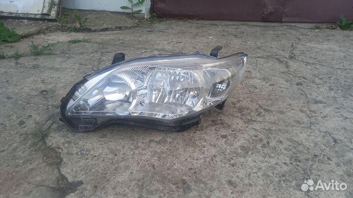 Фара toyota corolla 150