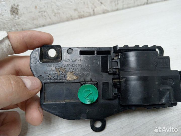 Ручка двери внутренняя левая Kia Sorento Prime