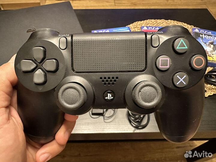 Sony PlayStation 4 Pro 1TB CUH-7108B