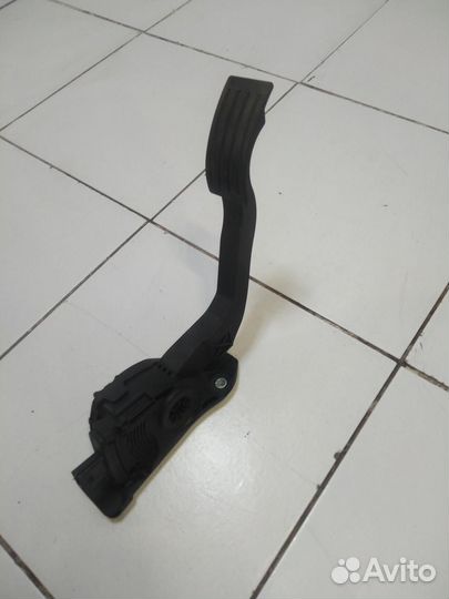 Педаль газа Ford Kuga 2 CBS