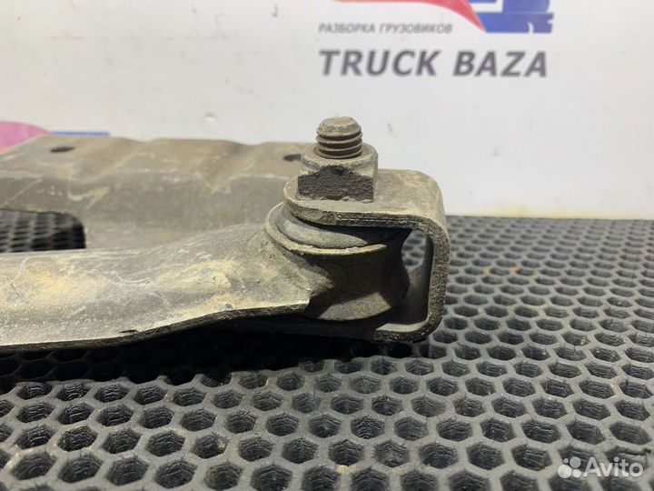 1721704 Кронштейн радиатора Scania 5-series