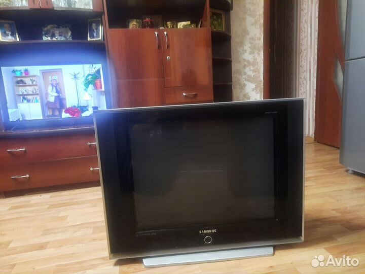 Продам телевизор бу