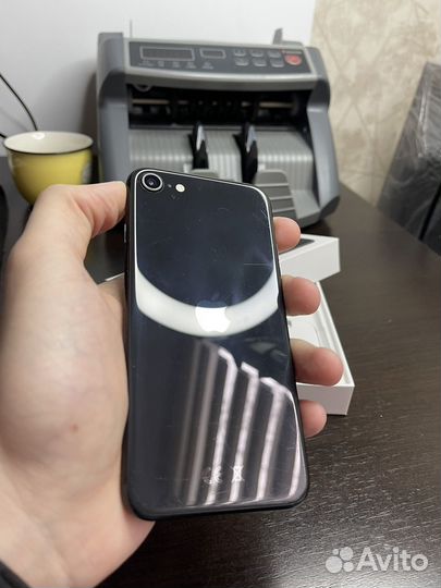iPhone SE (2020), 64 ГБ
