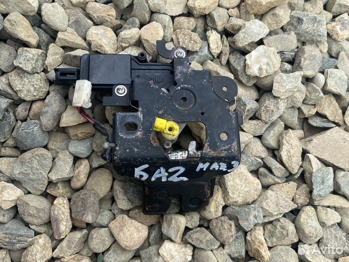 Замок крышки багажника Mazda 3 BK седан