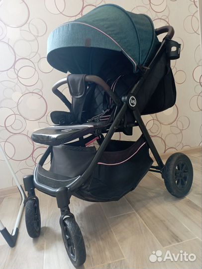 Продам прогулочную коляску