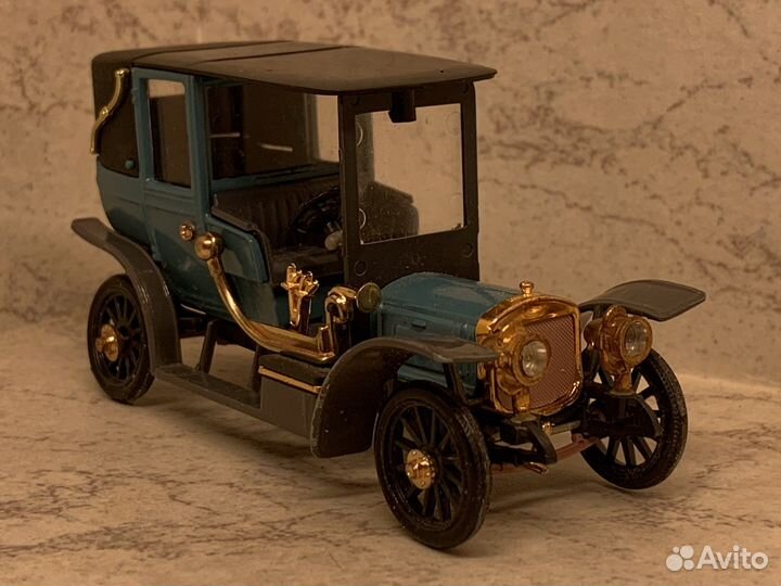 Модель автомобиля Белаз 7527, Руссо-Балт Ландоле