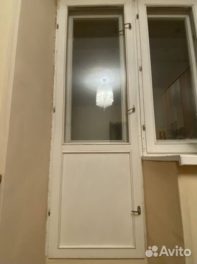 Дверь деревянная балконная