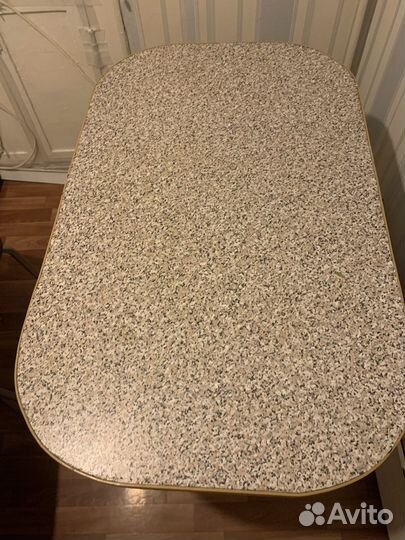 Кухонный стол