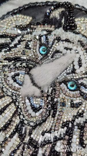 Сумка маленькая черная ручной работы с вышивкой