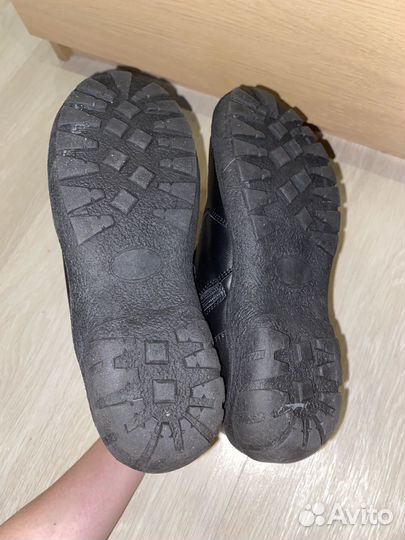 Ботинки женские из натуральной кожи с мехом 39 р