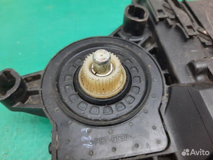 Мотор стеклоподъемника задний левый Volkswagen