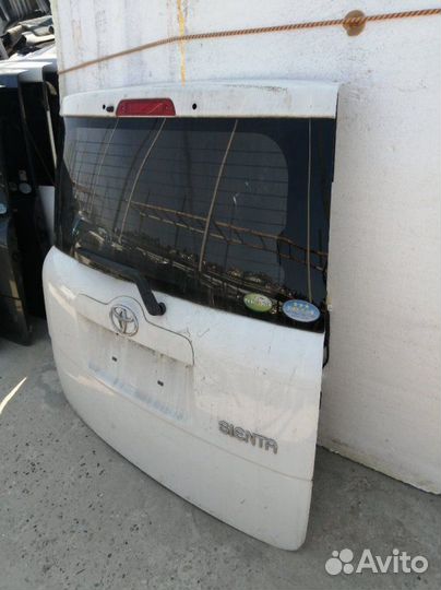 Дверь багажника Toyota Sienta NCP81