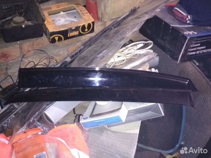 Ветровики задние