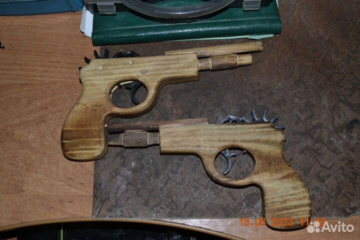Деревянные пистолеты-2 шт