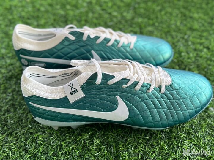 Футбольные бутсы Nike tiempo