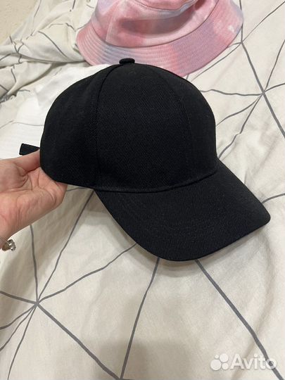 Панамы и кепка