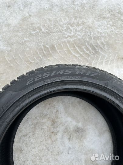 Pirelli Winter 190 Snowcontrol 225/45 R17