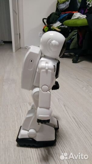 Игрушка робот