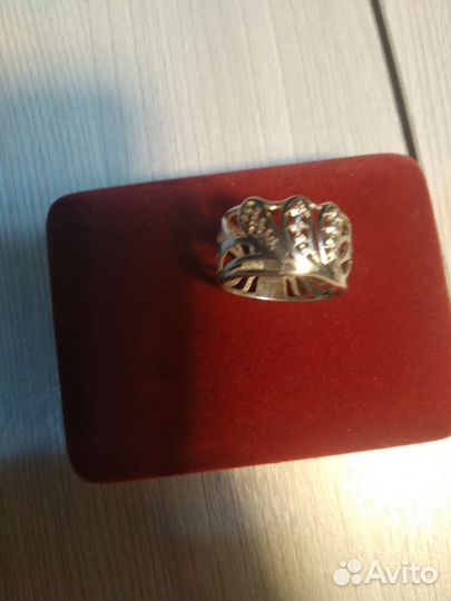Серебряное кольцо с фианитом
