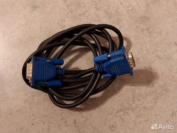 Различные провода для сети 220 и аудио