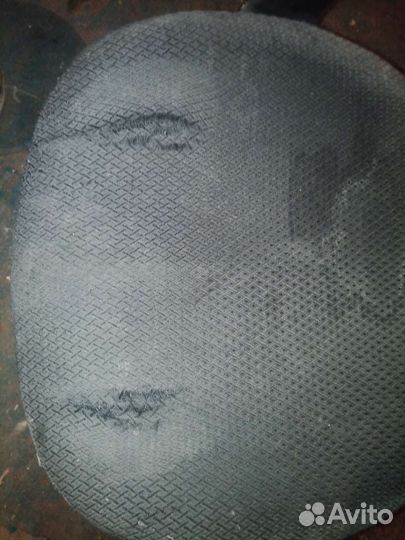 Кресло офисное на колёсиках