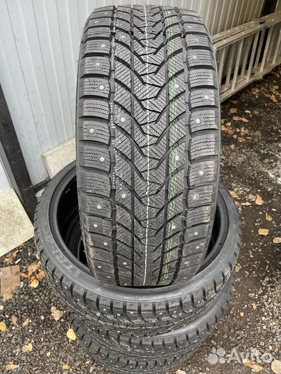 Tri Ace Snow White II 285/40 R22 110H