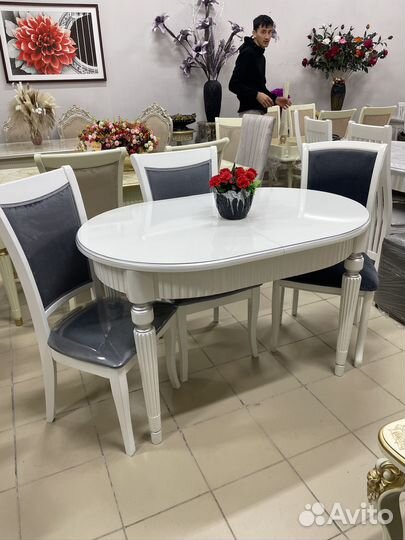 Кухонный стол овальный