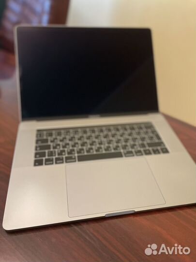 Macbook pro 15 2016 i7 16gb