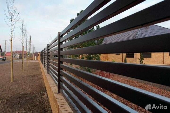 Современные металлические заборы Жалюзи