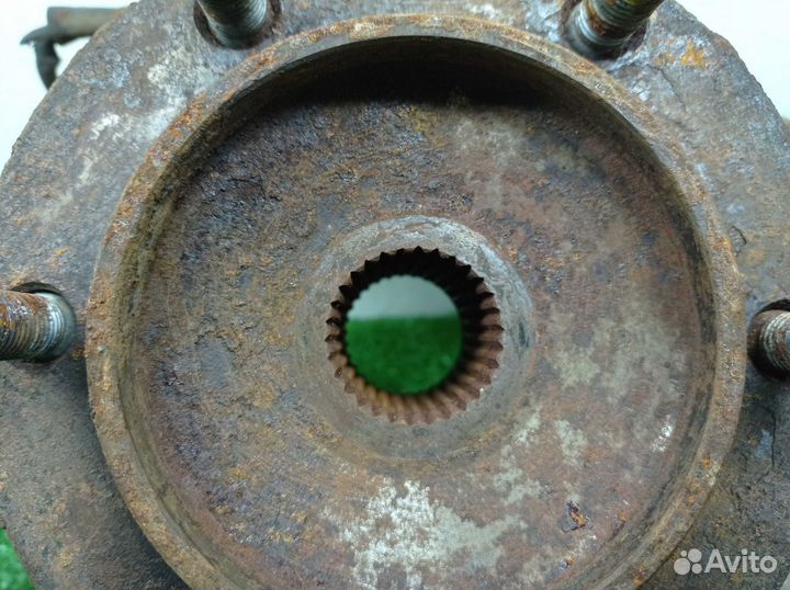 Б/У Кулак поворотный правый 4321160170, 4350260180