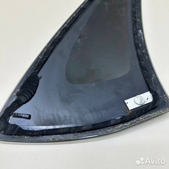 Стекло кузовное глухое левое LADA Granta 2011