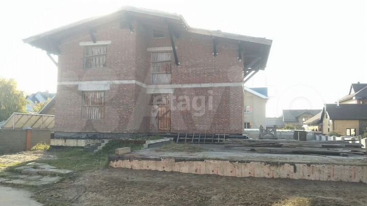 Дом 330 м² на участке 9,1 сот.