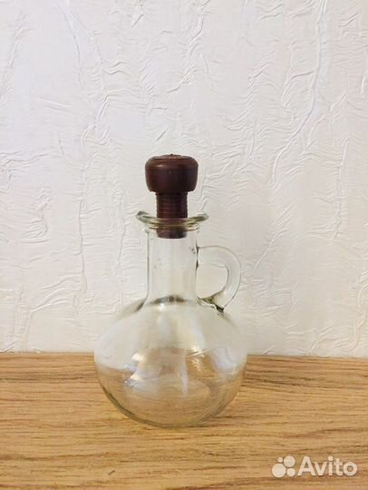 Подсвечник, вазочка, кувшины, графин, пепельницы