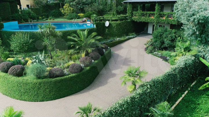 Дом 312 м² на участке 13 сот.