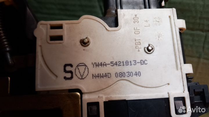 Праворульный Tribute замок передней левой двери