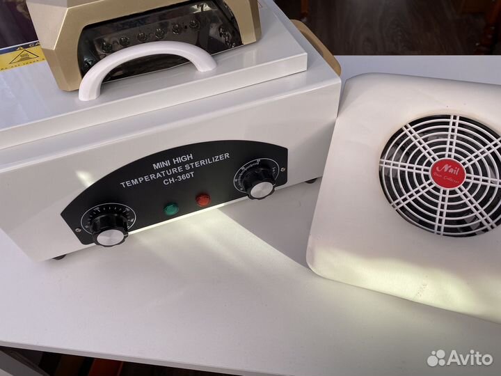 Сухожар, лампа и пылесос для маникюра