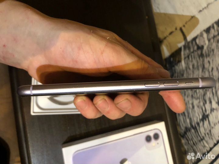 iPhone 11, 64 ГБ