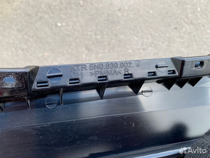 Накладка двери задней правой вертикальная Tiguan 1