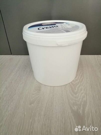 Ведро пластиковое с крышкой